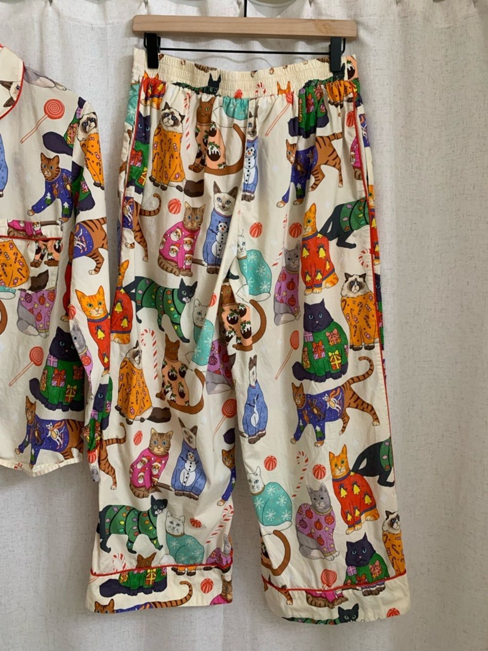 Karen Mabon Christmas Cats in Jumpers Organic Cotton Cream Cat Pajama Set - Picture 7 of 13